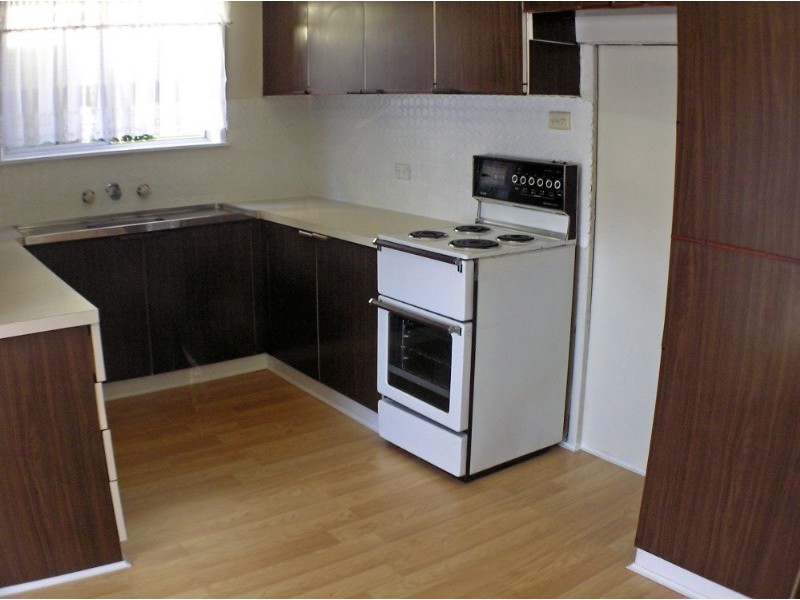 3 Tania Drive, Point Clare NSW 2250