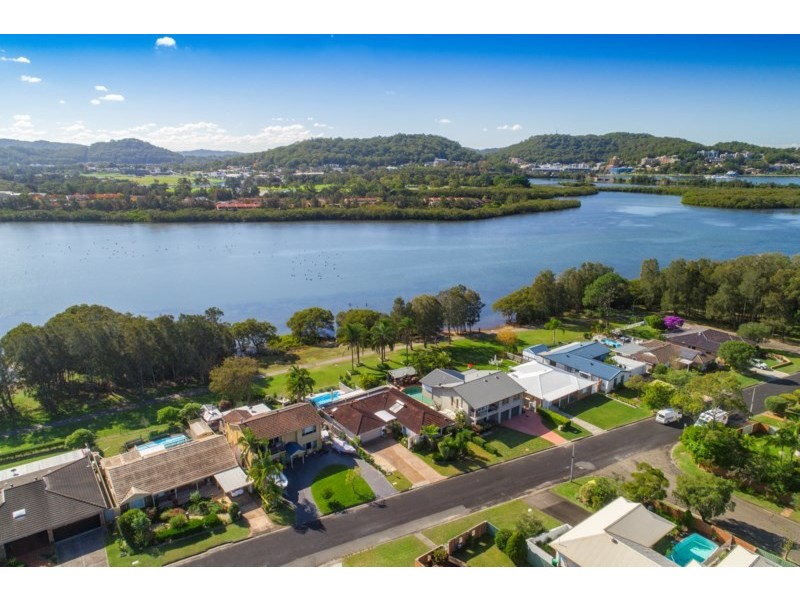 63 Bayline Drive, Point Clare NSW 2250