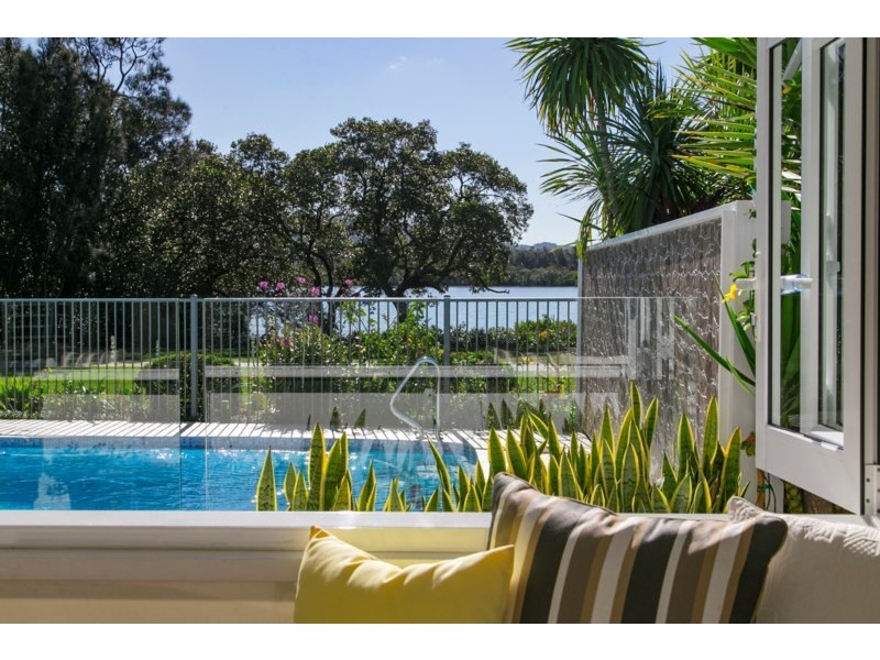 63 Bayline Drive, Point Clare NSW 2250
