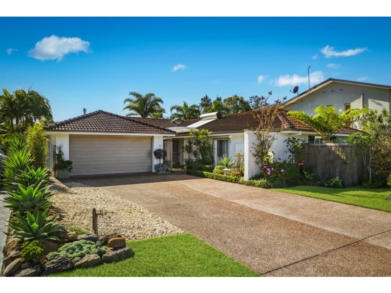63 Bayline Drive, Point Clare NSW 2250