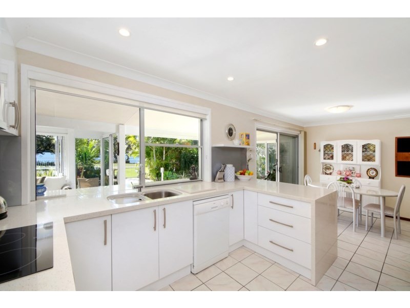 63 Bayline Drive, Point Clare NSW 2250