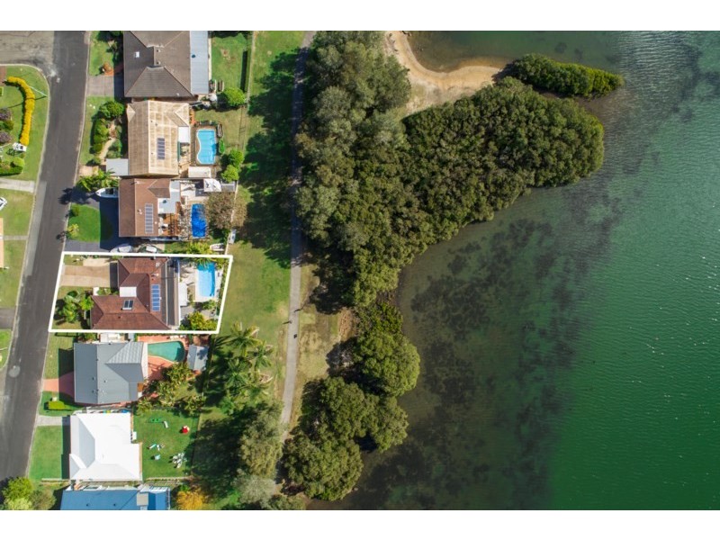 63 Bayline Drive, Point Clare NSW 2250