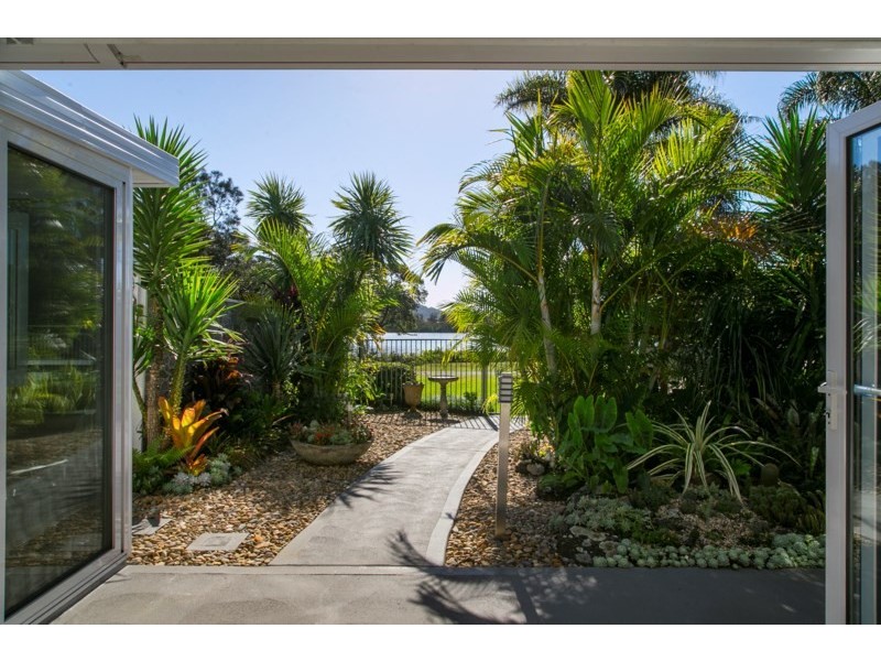 63 Bayline Drive, Point Clare NSW 2250