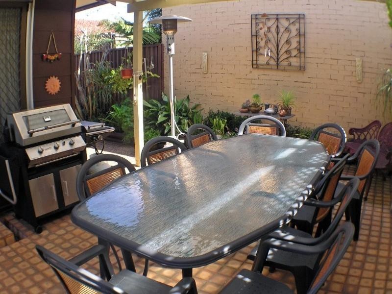 5 Bel-Hilton Parad, Point Clare NSW 2250