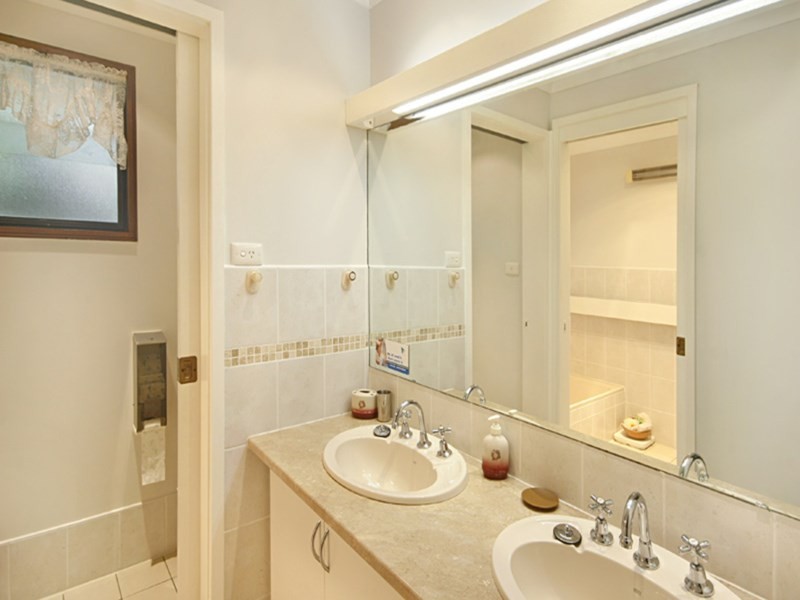 144 Brisbane Water Drive, Point Clare NSW 2250