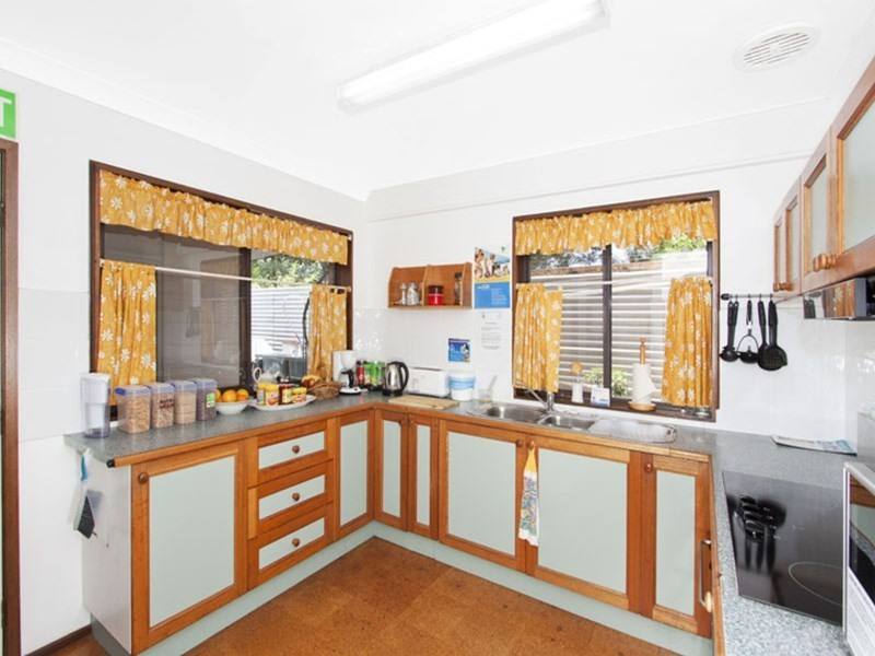 144 Brisbane Water Drive, Point Clare NSW 2250