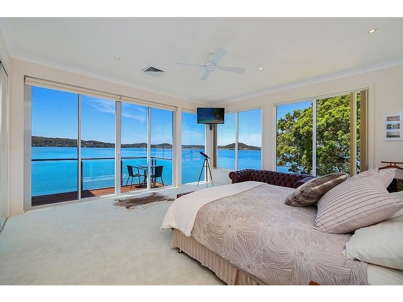 5a Coogee Road, Point Clare NSW 2250