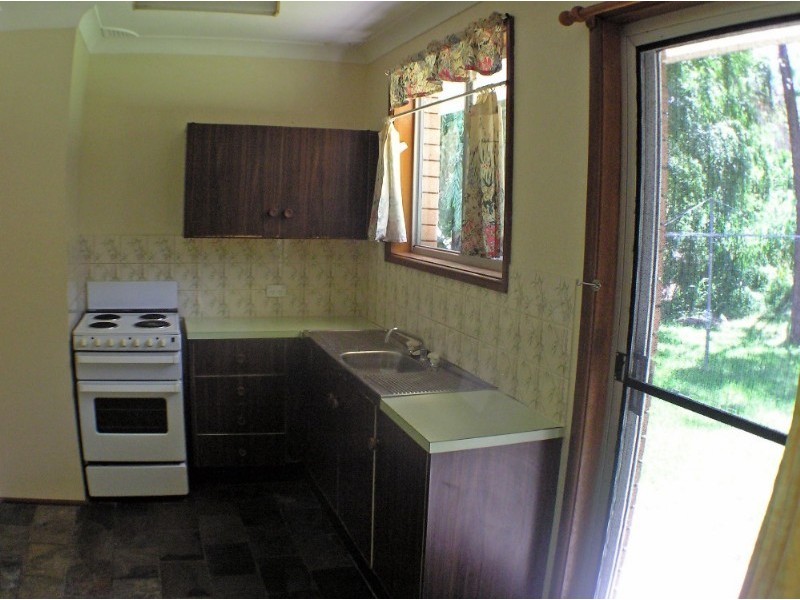 4 Sage Place, Point Clare NSW 2250