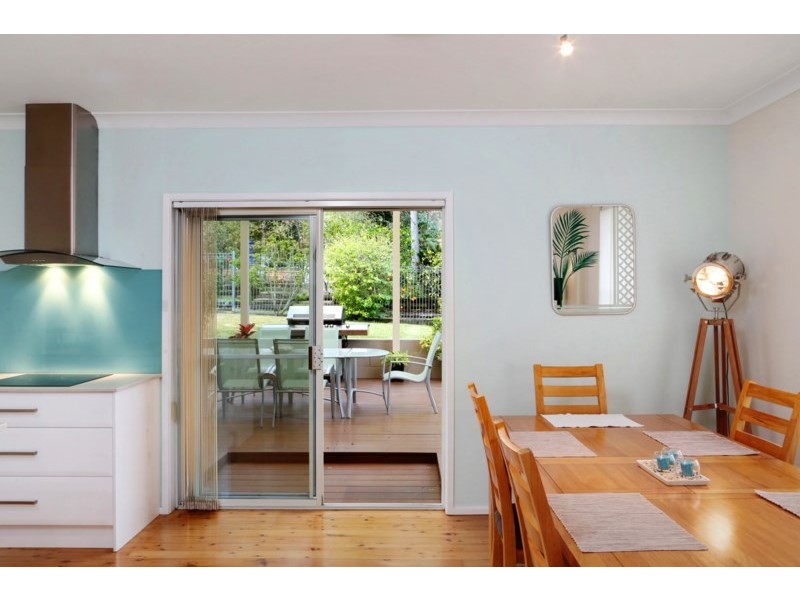 8 Noonan Point Avenue, Point Clare NSW 2250