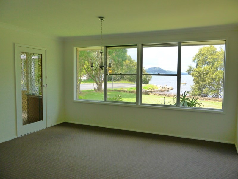 21 Noonan Point Avenue, Point Clare NSW 2250