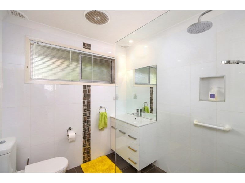 32 Golden Avenue, Point Clare NSW 2250