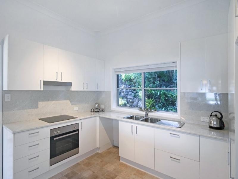 14 Noonan Pt Avenue, Point Clare NSW 2250