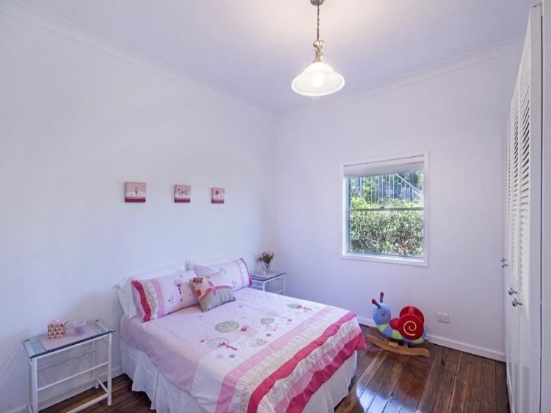 14 Noonan Pt Avenue, Point Clare NSW 2250