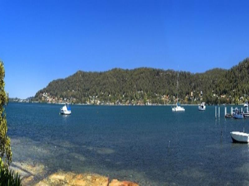 14 Noonan Pt Avenue, Point Clare NSW 2250