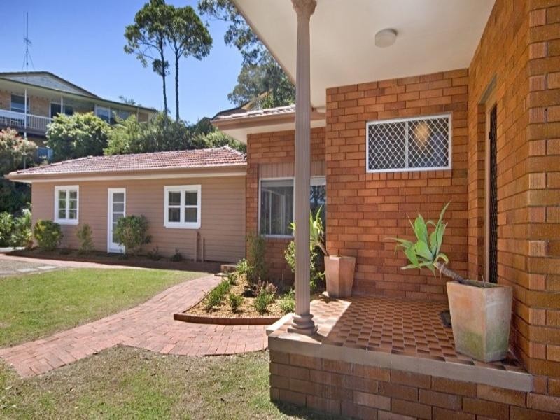 14 Noonan Pt Avenue, Point Clare NSW 2250