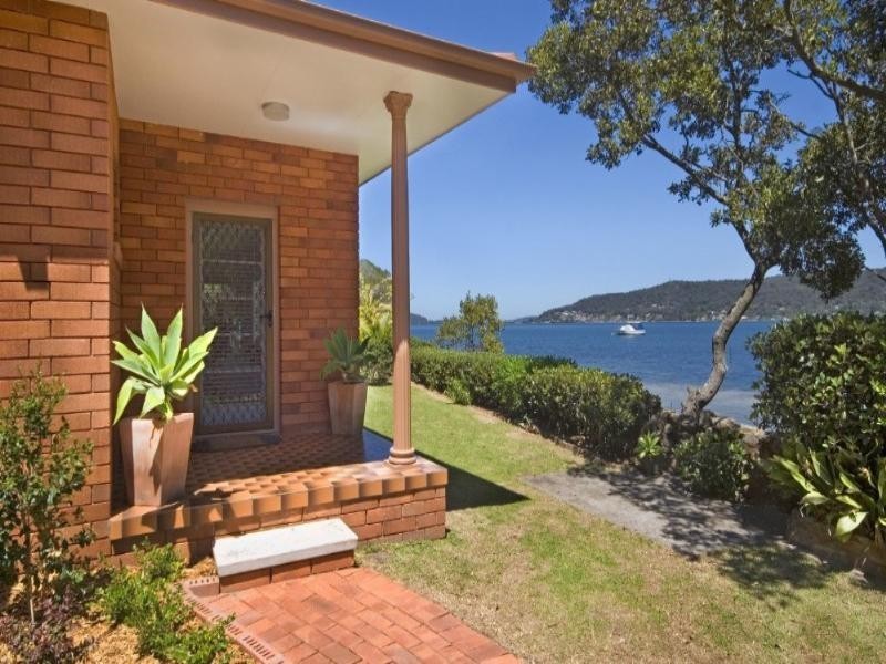 14 Noonan Pt Avenue, Point Clare NSW 2250