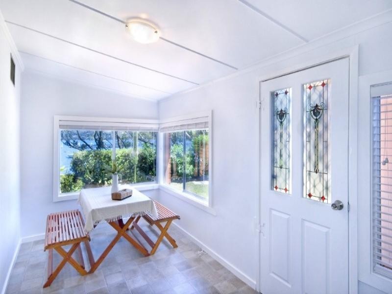 14 Noonan Pt Avenue, Point Clare NSW 2250