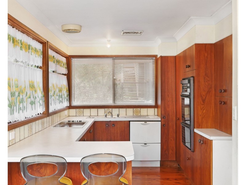 10 Kateena Avenue, Tascott NSW 2250