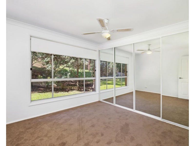 4 Sage Place, Point Clare NSW 2250
