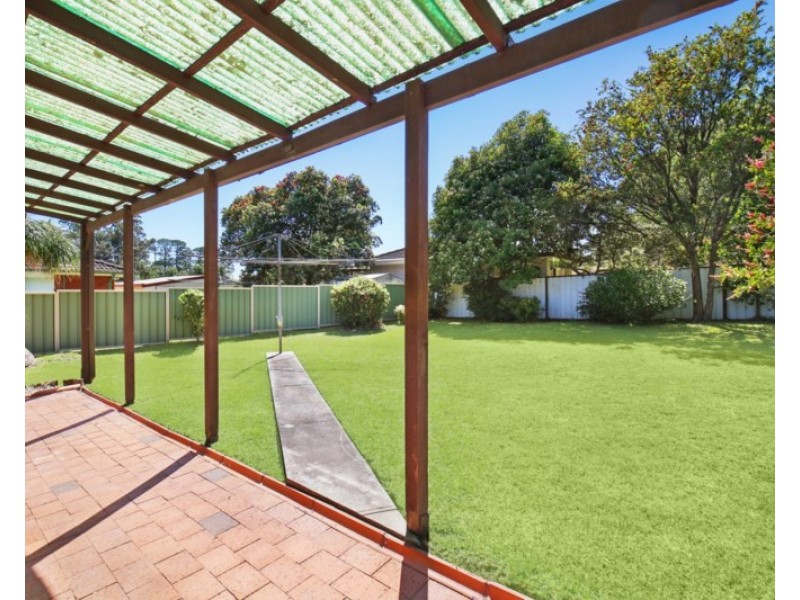 30 Sunshine Drive, Point Clare NSW 2250