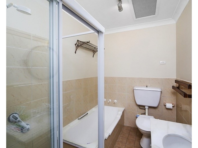 39 Wendy Drive, Point Clare NSW 2250