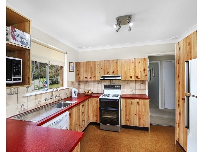 39 Wendy Drive, Point Clare NSW 2250