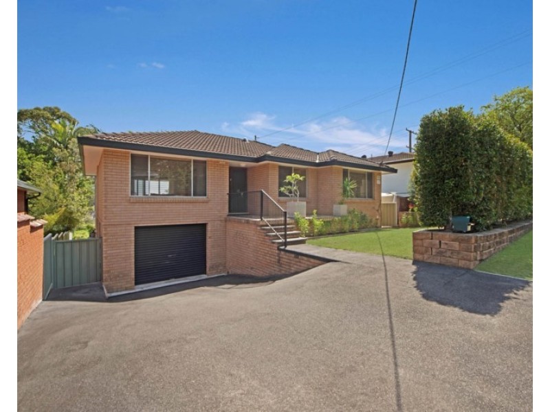 3 Priestley Parade, Point Clare NSW 2250