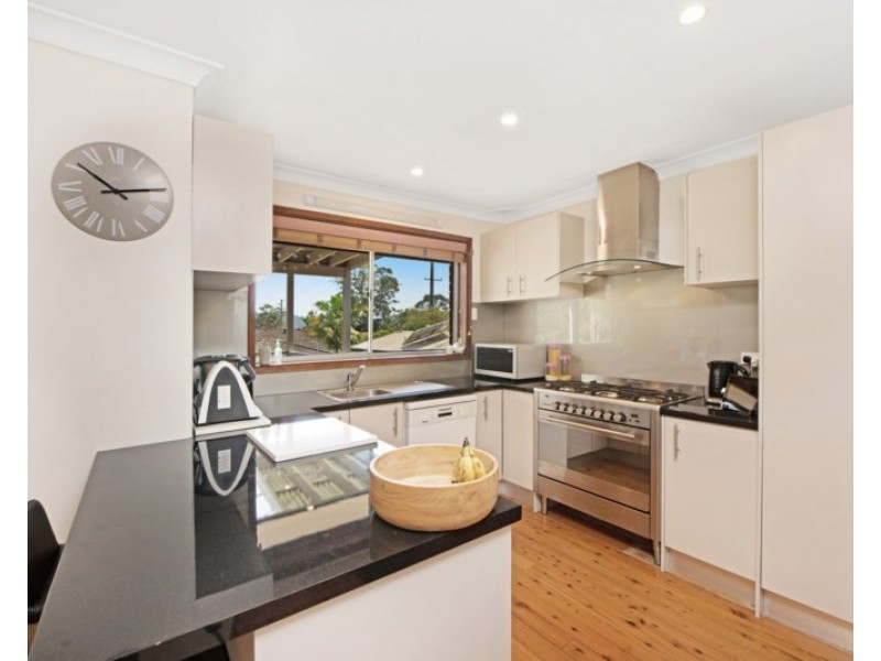 3 Priestley Parade, Point Clare NSW 2250
