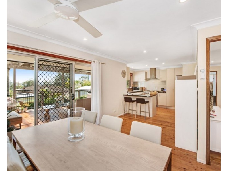 3 Priestley Parade, Point Clare NSW 2250