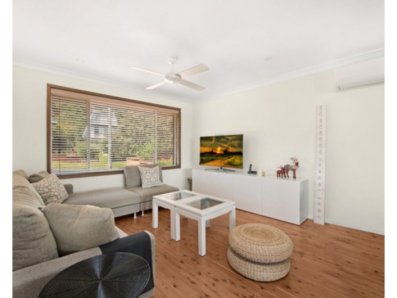 3 Priestley Parade, Point Clare NSW 2250