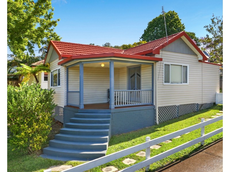 18 Collard Road, Point Clare NSW 2250