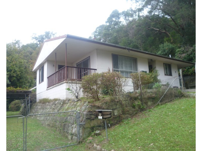 32 Talinga Avenue, Point Clare NSW 2250