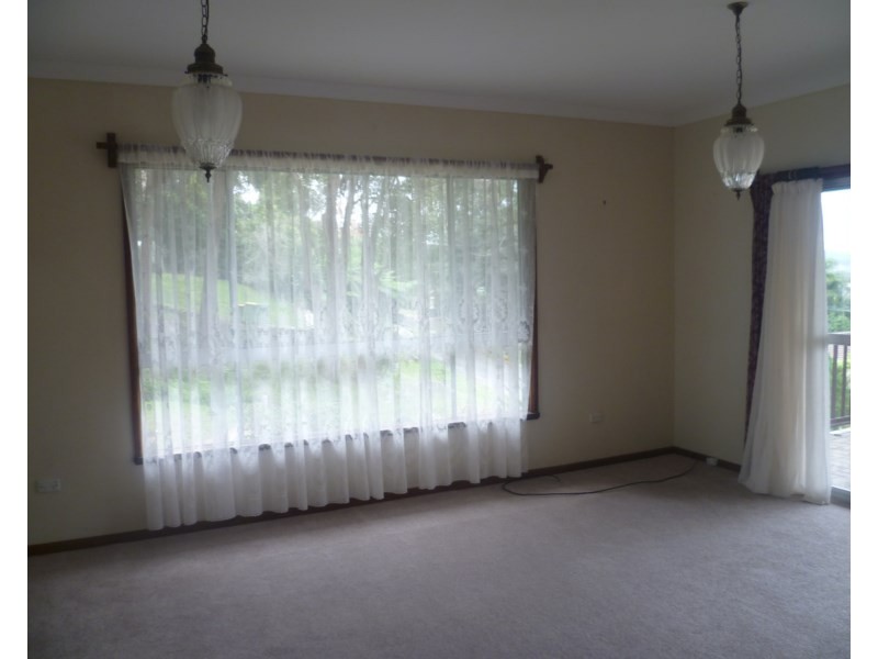 32 Talinga Avenue, Point Clare NSW 2250