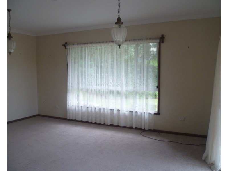 32 Talinga Avenue, Point Clare NSW 2250