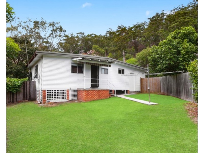 10 Tania Drive, Point Clare NSW 2250