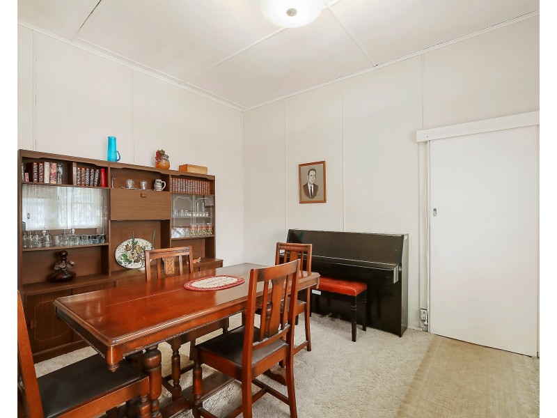 3 Coogee Road, Point Clare NSW 2250