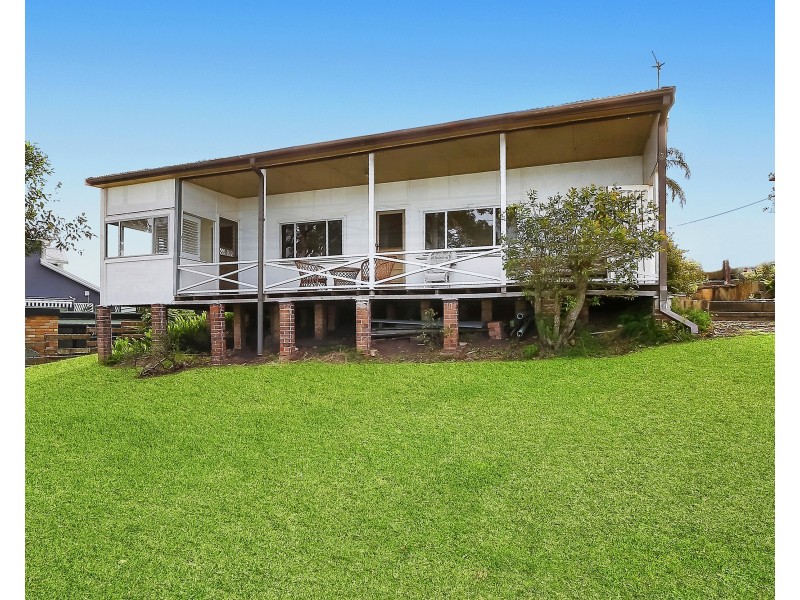 3 Coogee Road, Point Clare NSW 2250