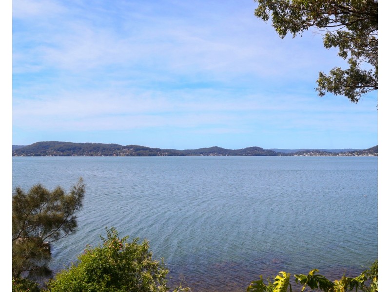 3 Coogee Road, Point Clare NSW 2250