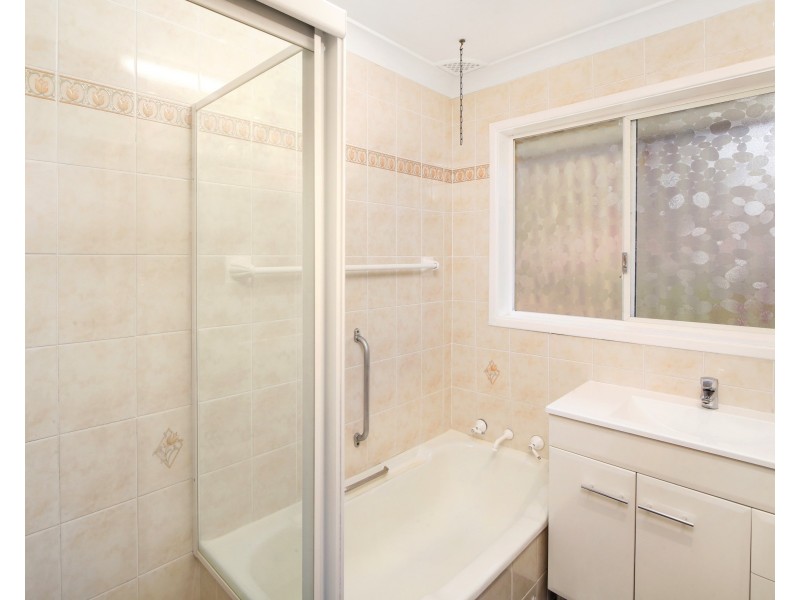 22 Tania Drive, Point Clare NSW 2250