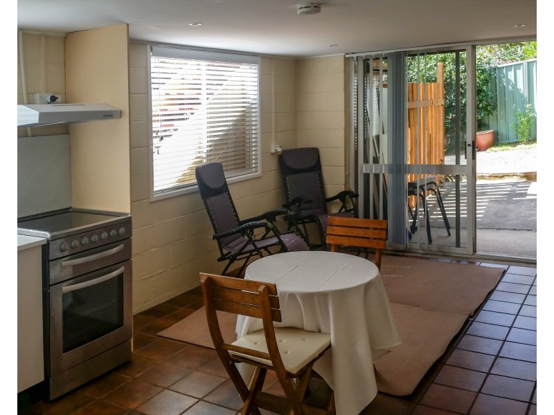 22 Tania Drive, Point Clare NSW 2250