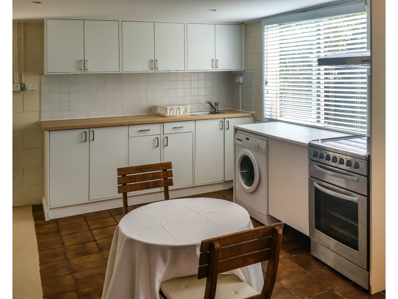 22 Tania Drive, Point Clare NSW 2250