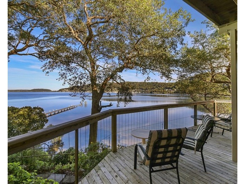 4 Waterview Crescent, Tascott NSW 2250