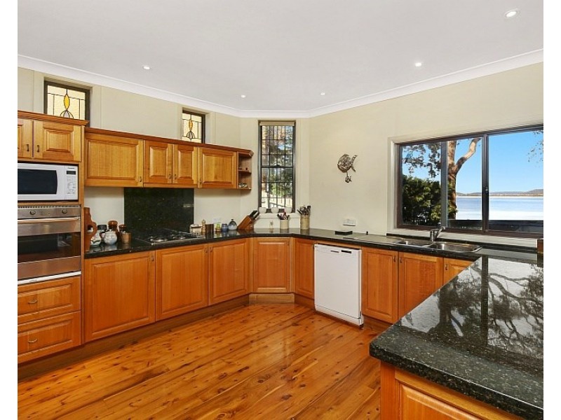 4 Waterview Crescent, Tascott NSW 2250