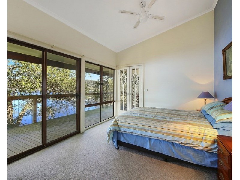 4 Waterview Crescent, Tascott NSW 2250