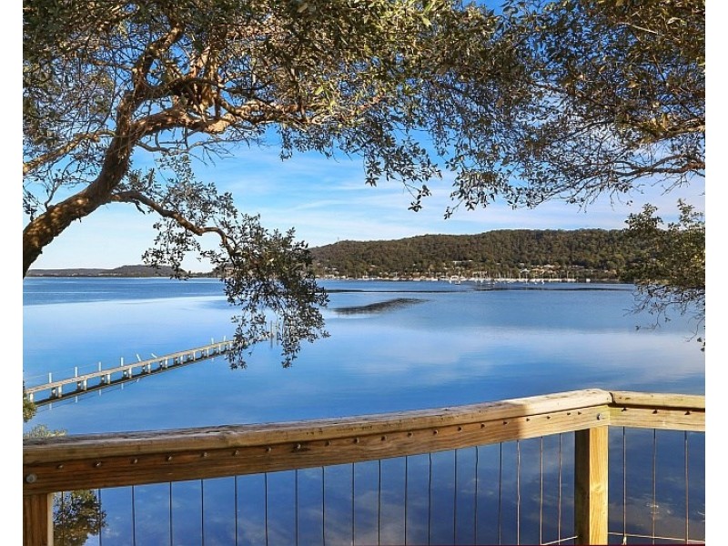 4 Waterview Crescent, Tascott NSW 2250