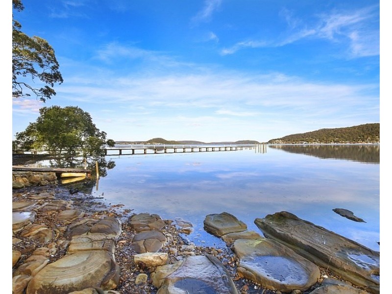 4 Waterview Crescent, Tascott NSW 2250