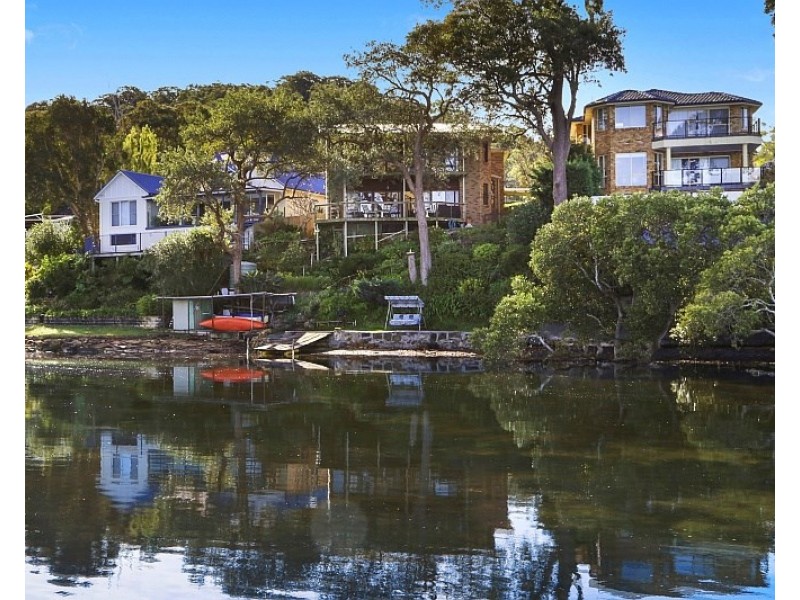 4 Waterview Crescent, Tascott NSW 2250