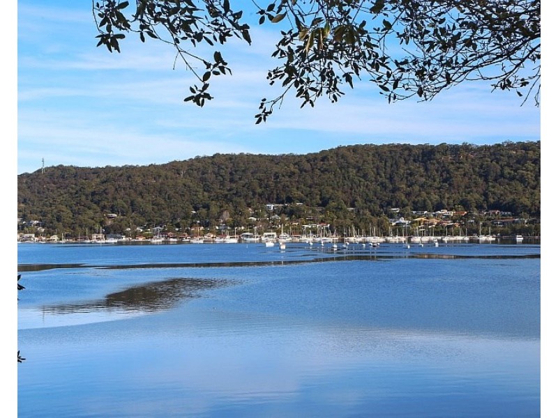 4 Waterview Crescent, Tascott NSW 2250