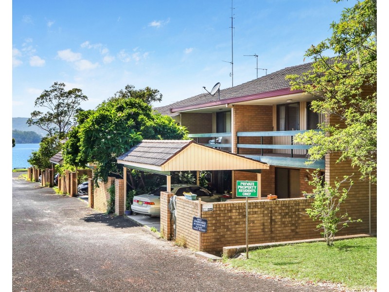 1/15 Kurrawa Avenue, Point Clare NSW 2250