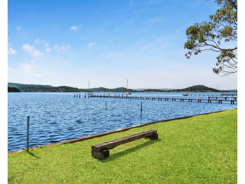 1/15 Kurrawa Avenue, Point Clare NSW 2250